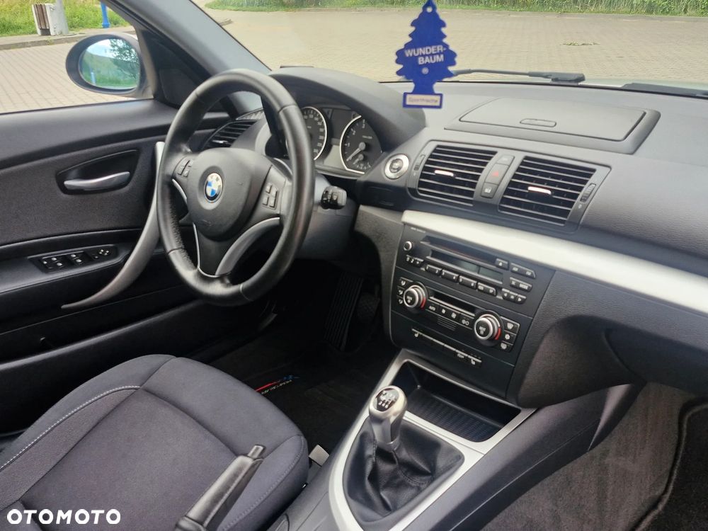 BMW Seria 1 - 24