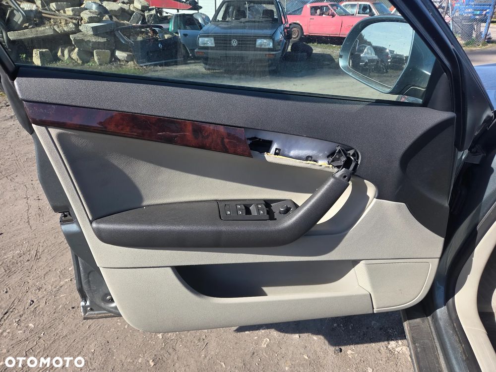 Klapa tył, Drzwi, Wnętrze Audi A3 8P Sportback | Kod lakieru LY7E - 14