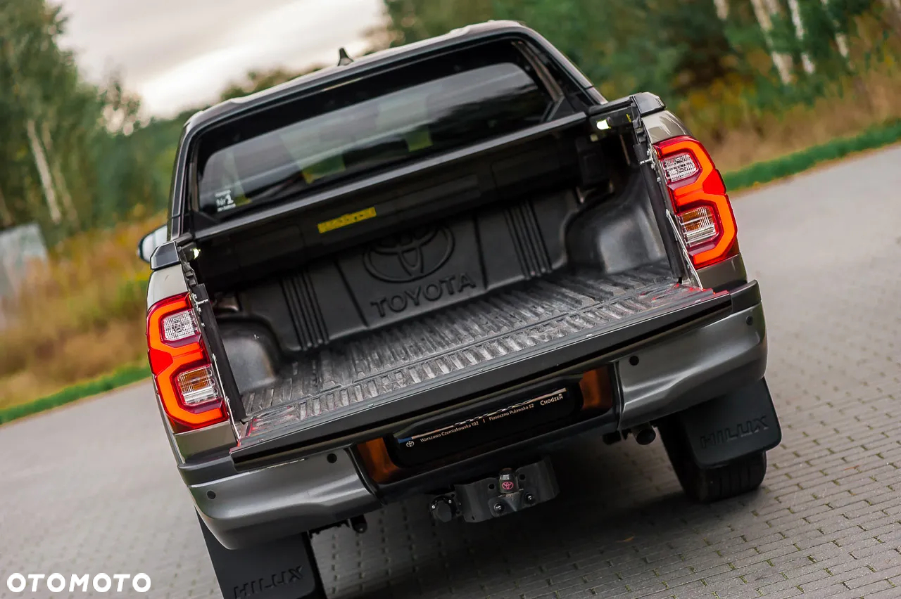 Toyota Hilux 2.8 D-4D Double Cab Invincible Sport 4x4 - 14