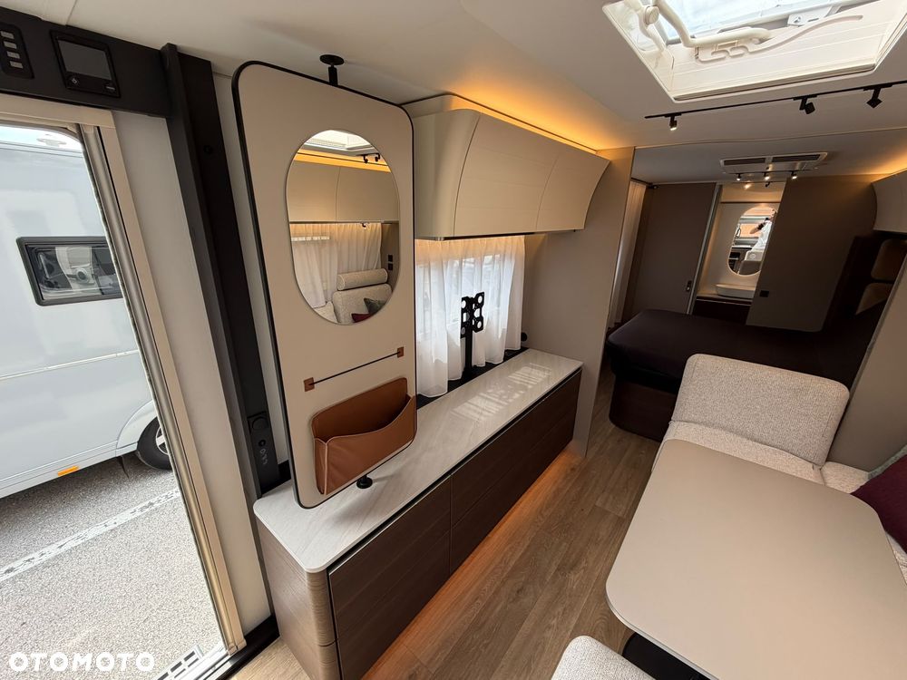 Adria ALPINA 663 HT - 12