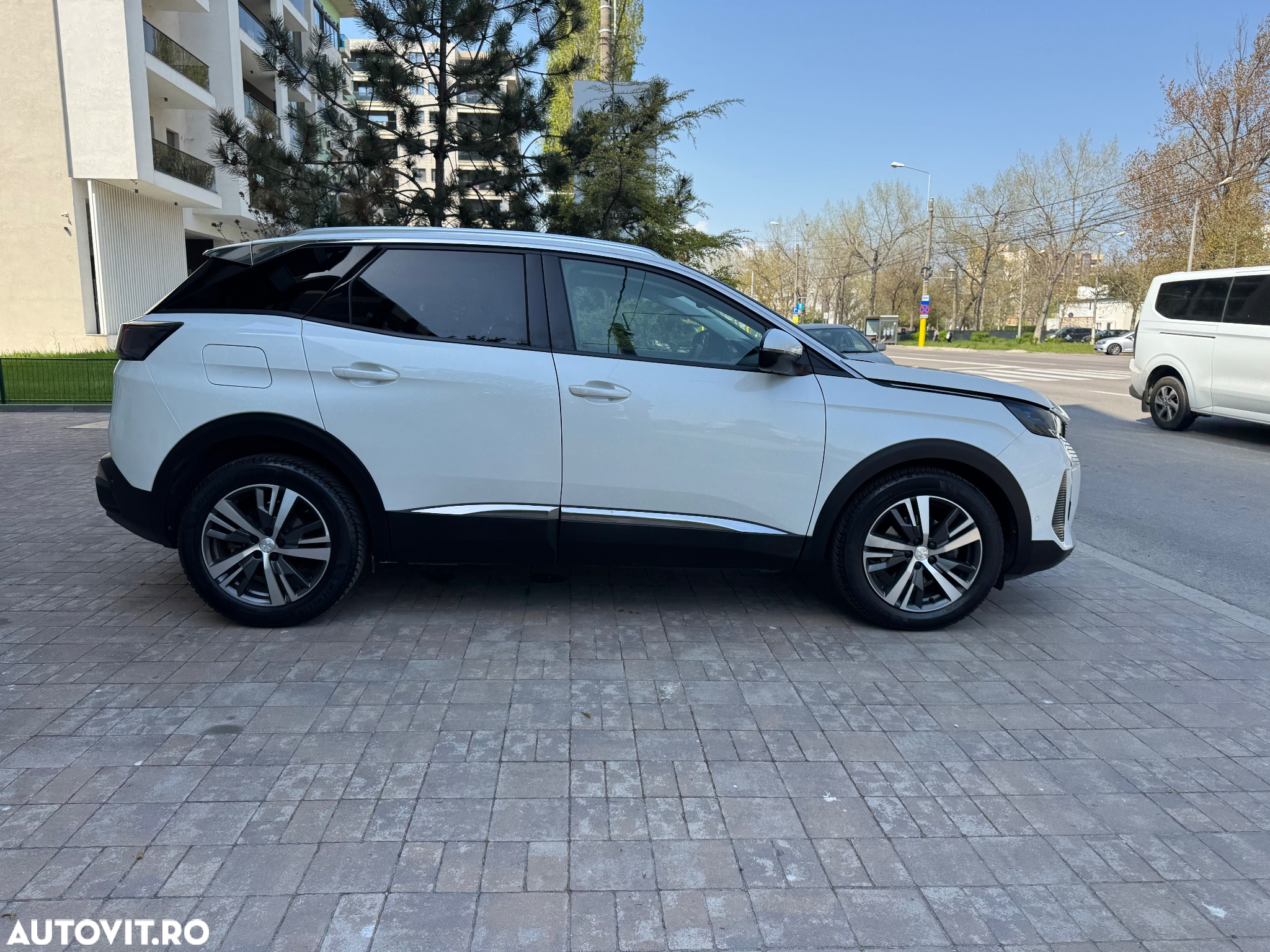 Peugeot 3008 PureTech 130 Stop & Start GPF EAT8 Active Pack - 9