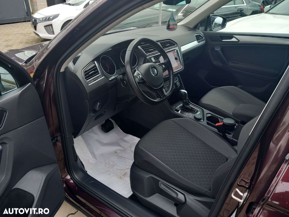 Volkswagen Tiguan - 12
