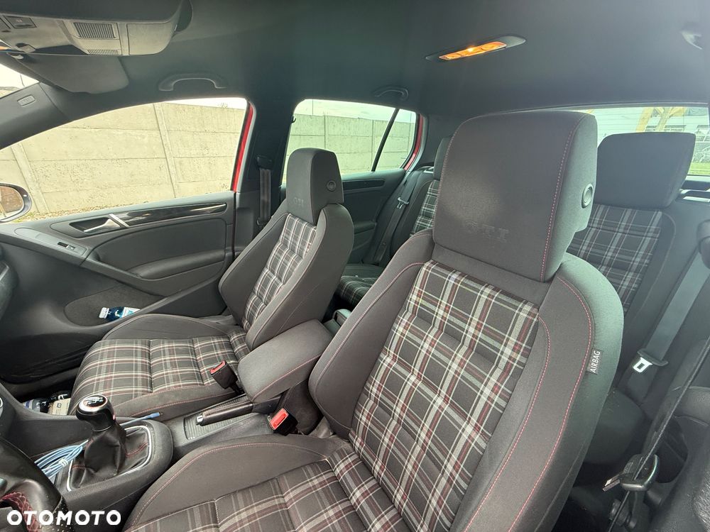 Volkswagen Golf - 17