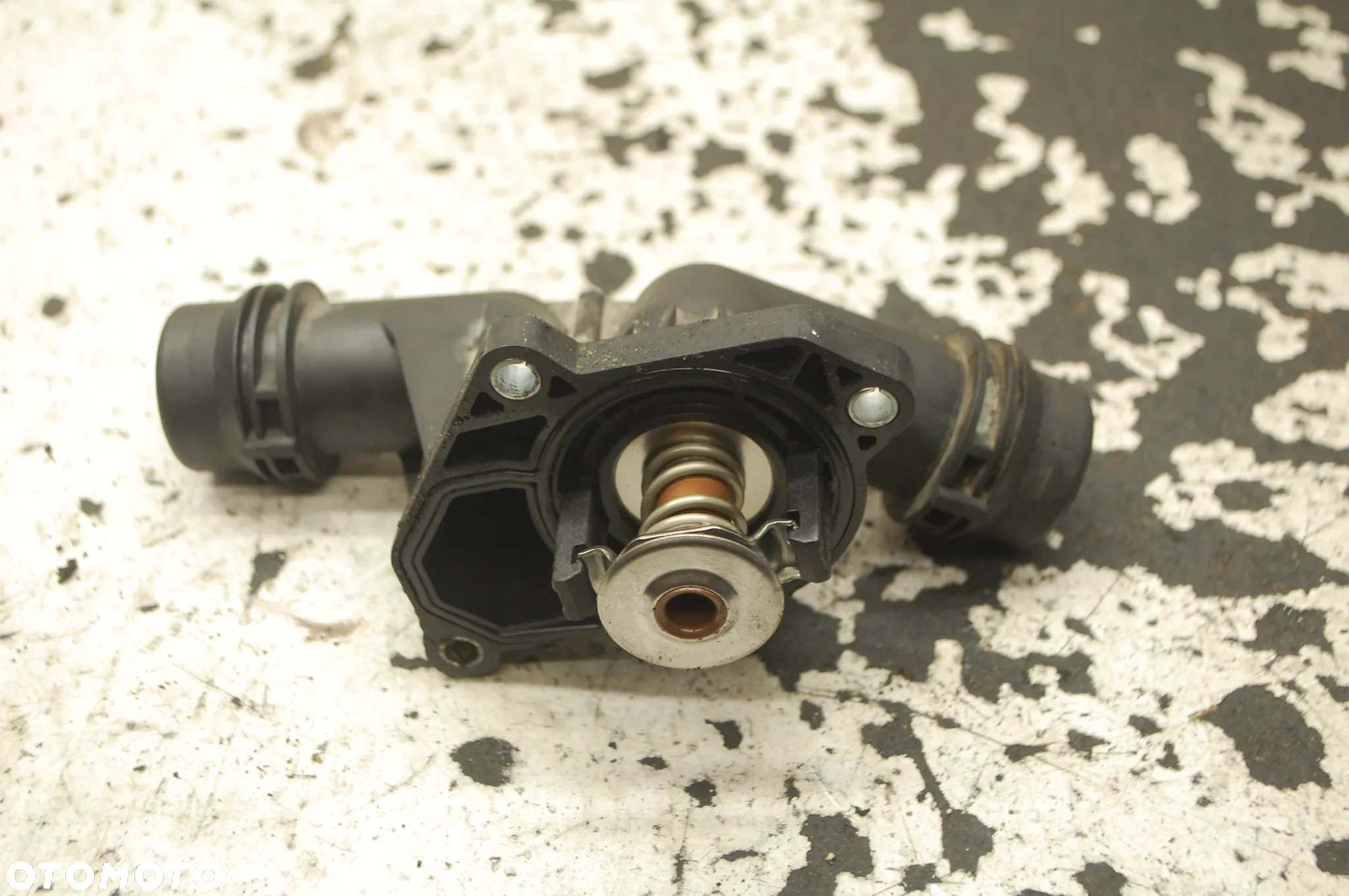 OBUDOWA TERMOSTATU BMW E46 2.0D - 2