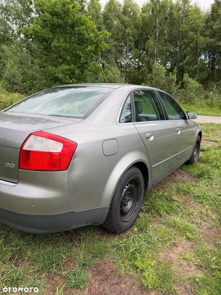 Audi A4 Limousine 2.0 FSI - 8
