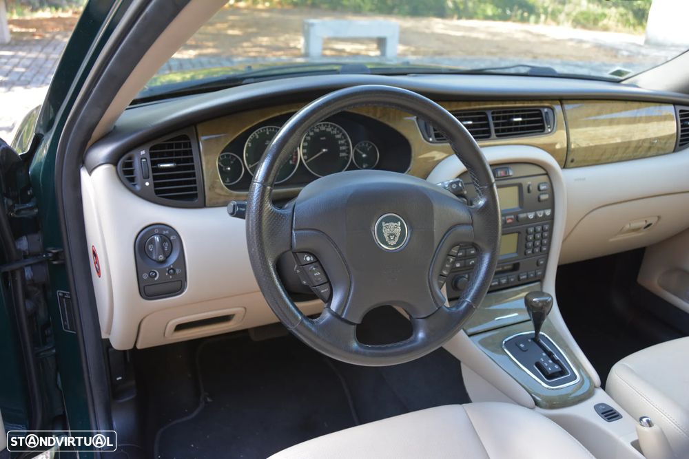 Jaguar X-Type 2.5 Sport Auto. - 8