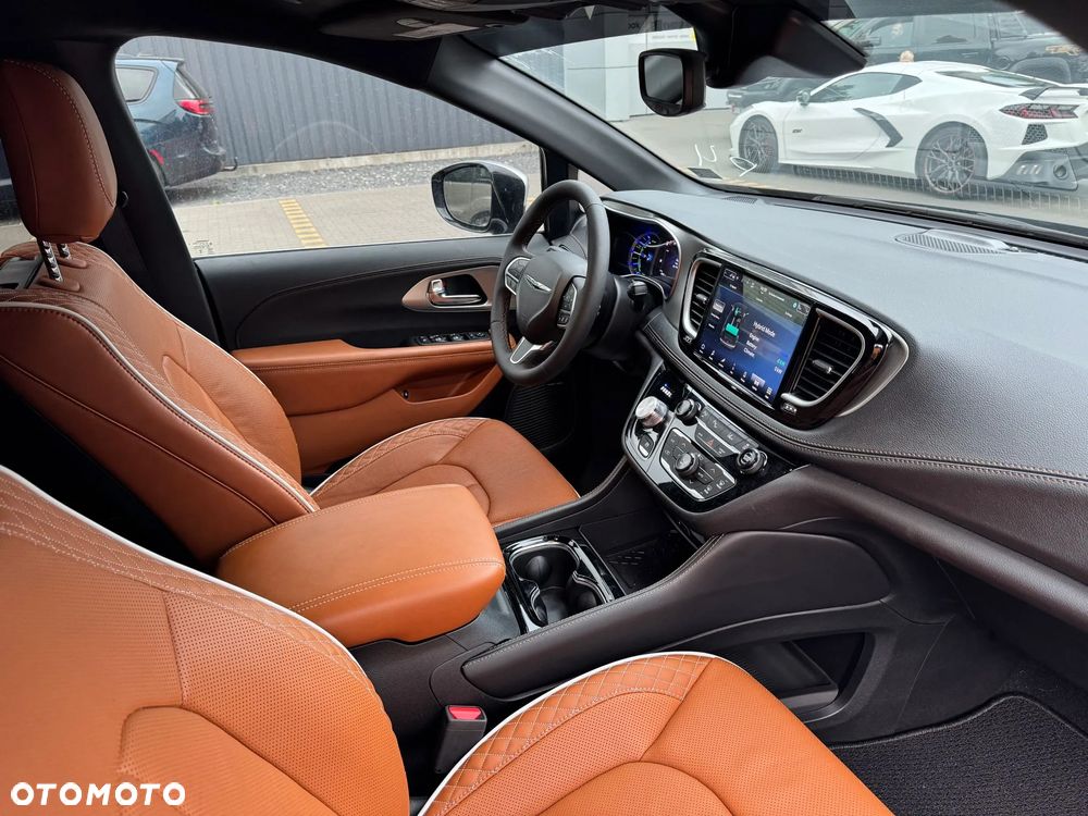 Chrysler Pacifica - 10