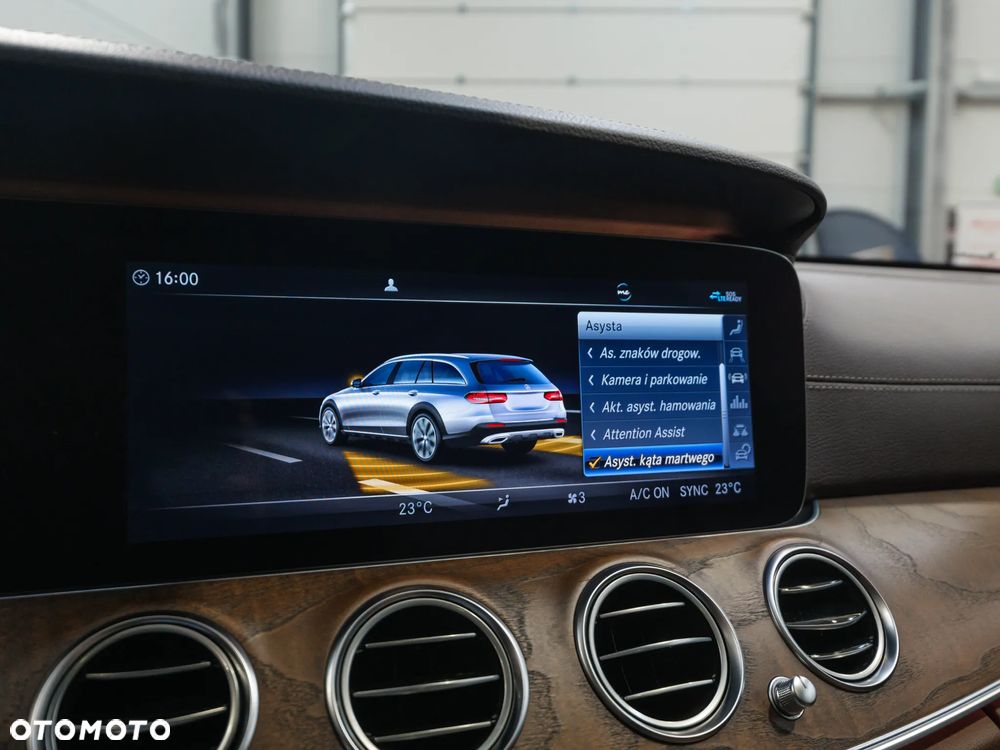 Mercedes-Benz Klasa E 220 d 4-Matic All-Terrain - 27