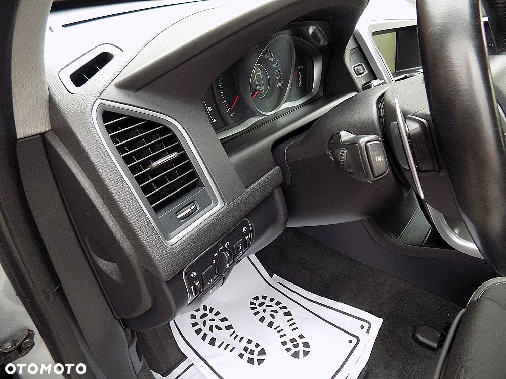 Volvo XC 60 D4 Geartronic Kinetic - 11