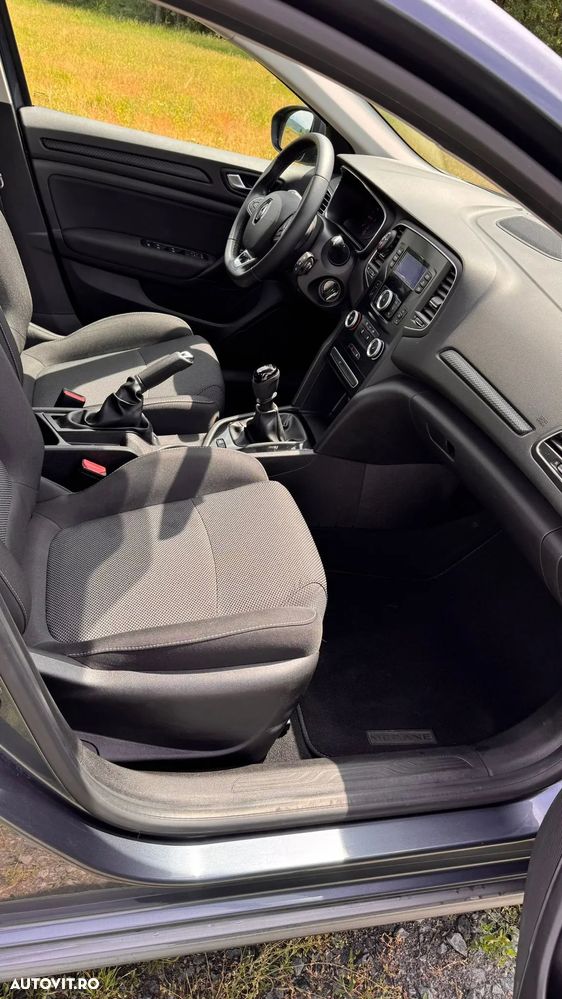 Renault Megane TCe 140 GPF Life - 15