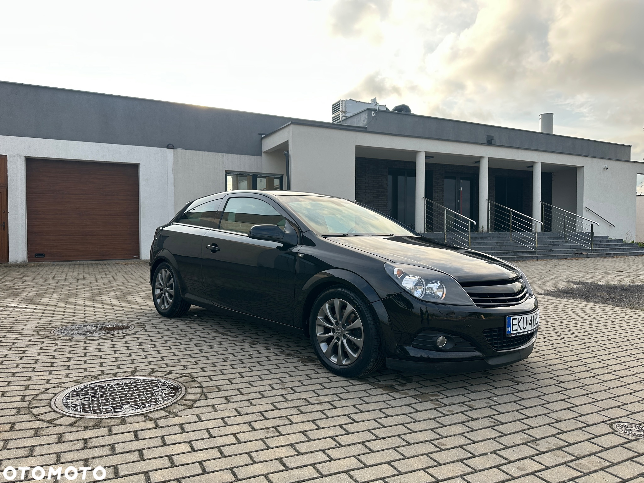 Opel Astra GTC 1.6 Sport - 3