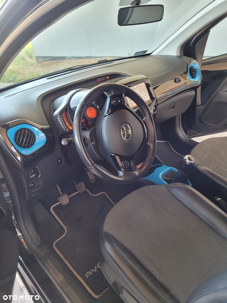 Toyota Aygo x-trend - 10