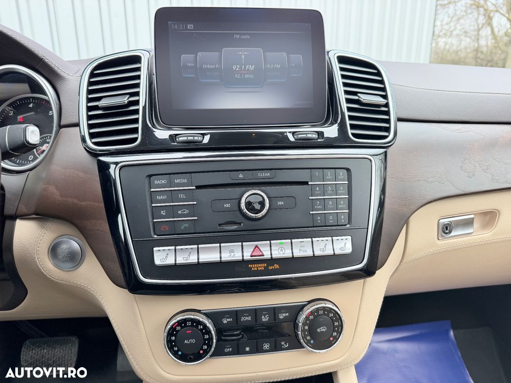 Mercedes-Benz GLS - 28