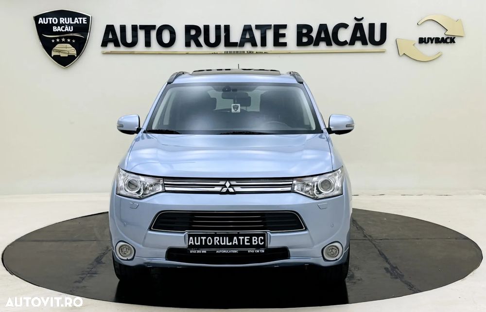 Mitsubishi Outlander 2.0 4WD Plug-In Hybrid - 10