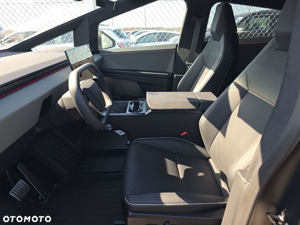 Tesla Cybertruck - 12