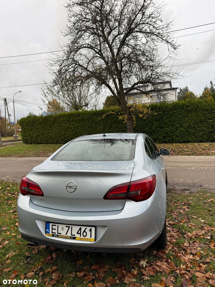 Opel Astra - 4