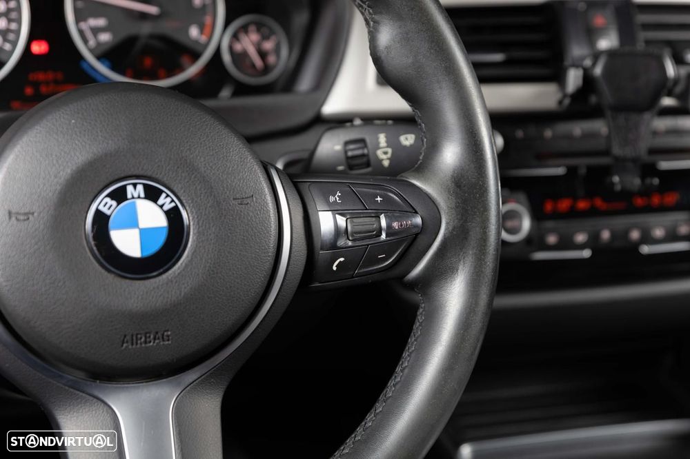 BMW 320 d Aut. Sport Line - 37