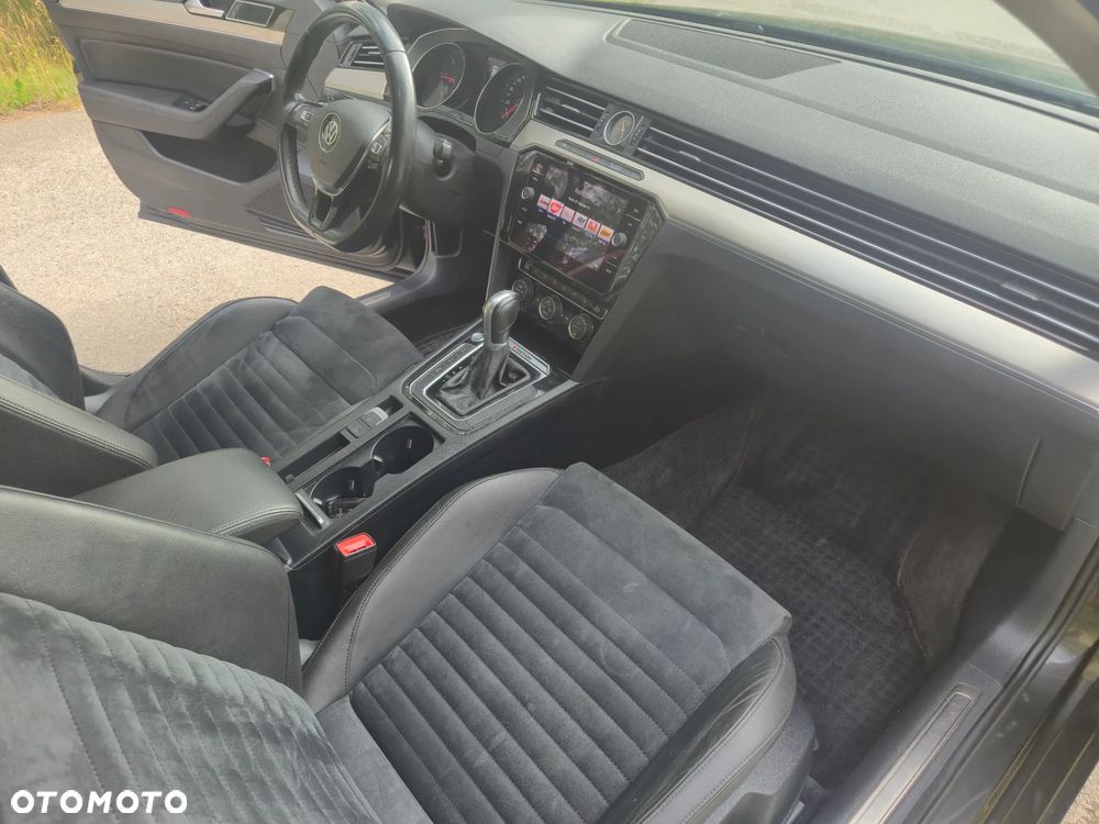 Volkswagen Passat - 35