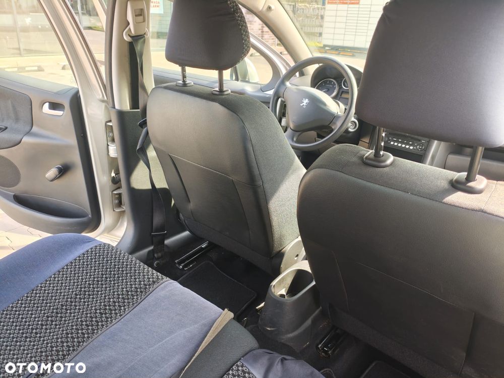 Peugeot 207 1.4 Presence - 10