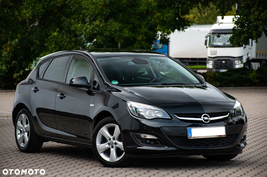 Opel Astra 1.4 Turbo Cosmo - 2