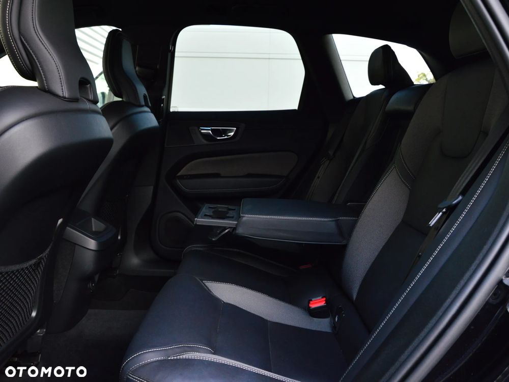 Volvo XC 60 B4 D Geartronic Momentum - 17