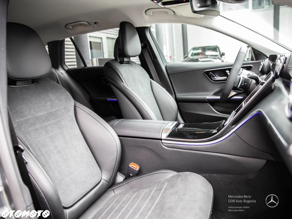 Mercedes-Benz Klasa C 300 e PHEV AMG - 8