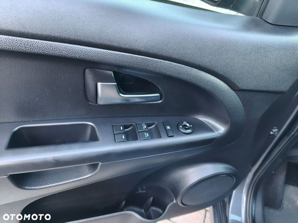 Kia Venga - 19