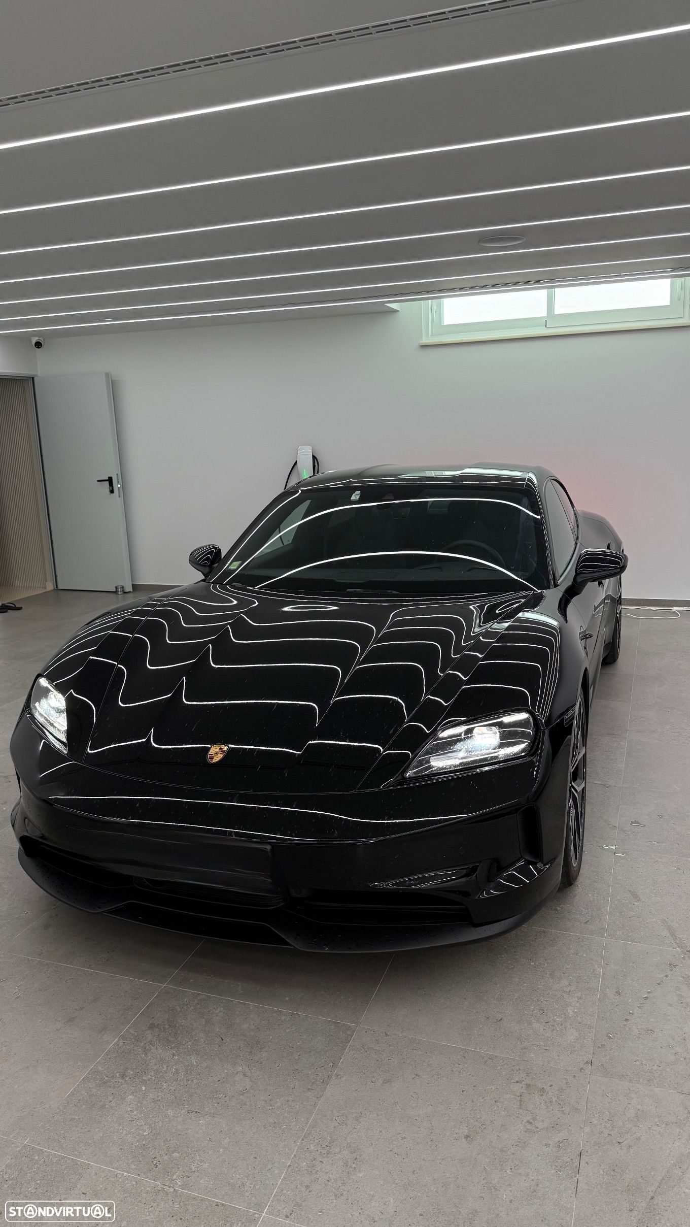 Porsche Taycan Standard - 1