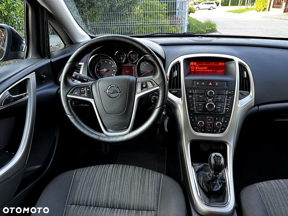 Opel Astra 1.4 Turbo Design Edition - 25