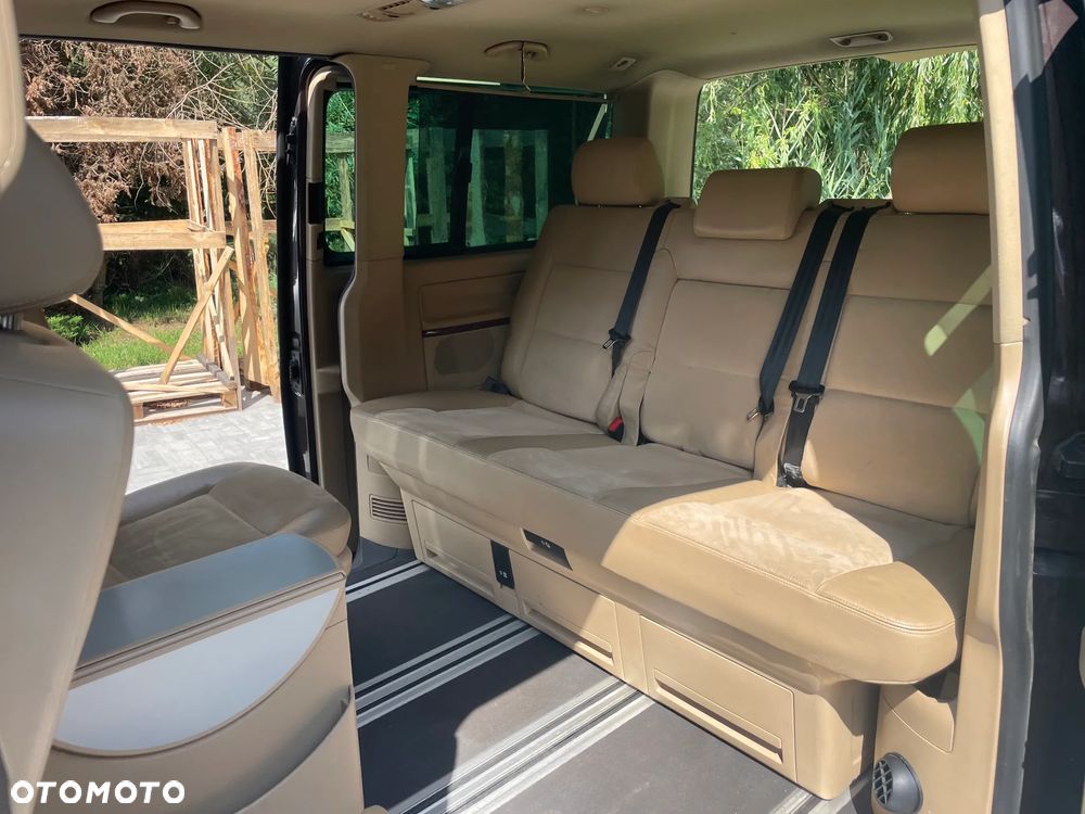 Volkswagen Multivan - 11