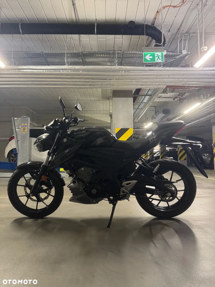 Suzuki GSX - 7