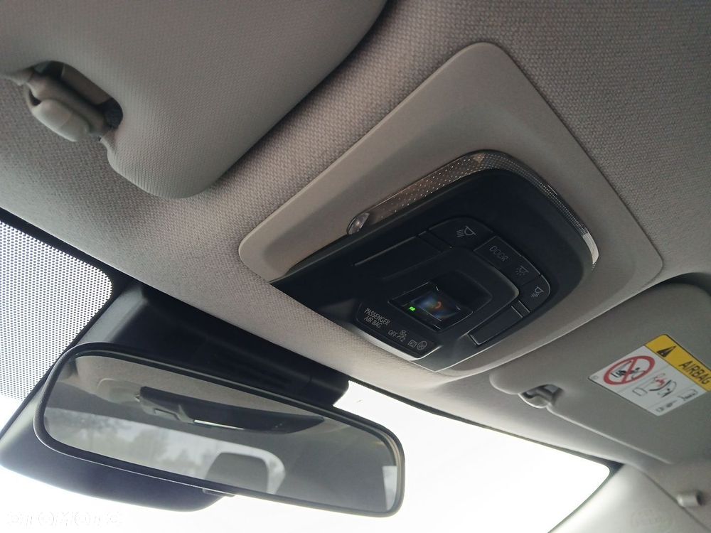 Toyota Corolla 1.8 Hybrid Comfort - 37