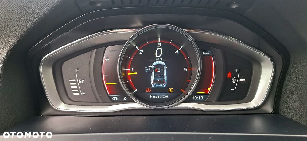 Volvo V60 D3 R-Design - 12