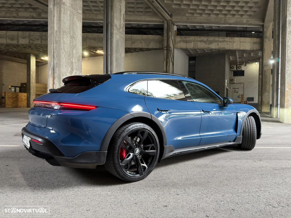 Porsche Taycan Cross Turismo 4S - 15