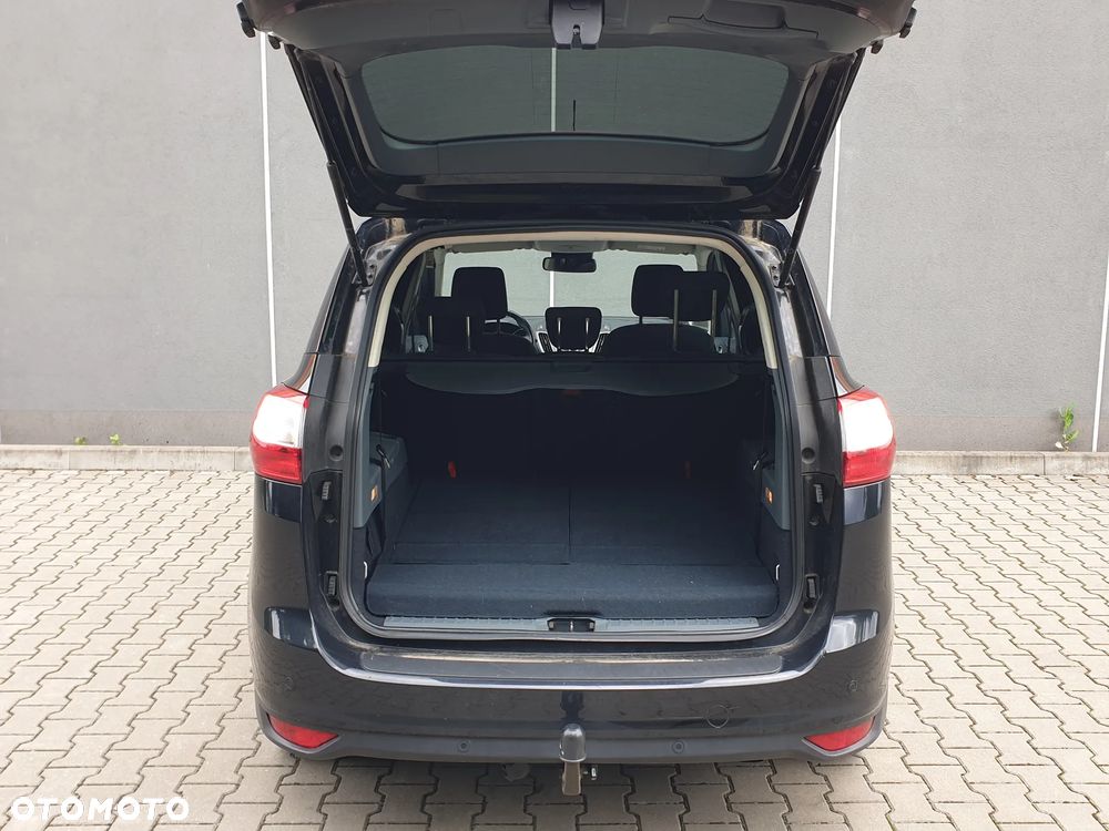 Ford Grand C-MAX - 11