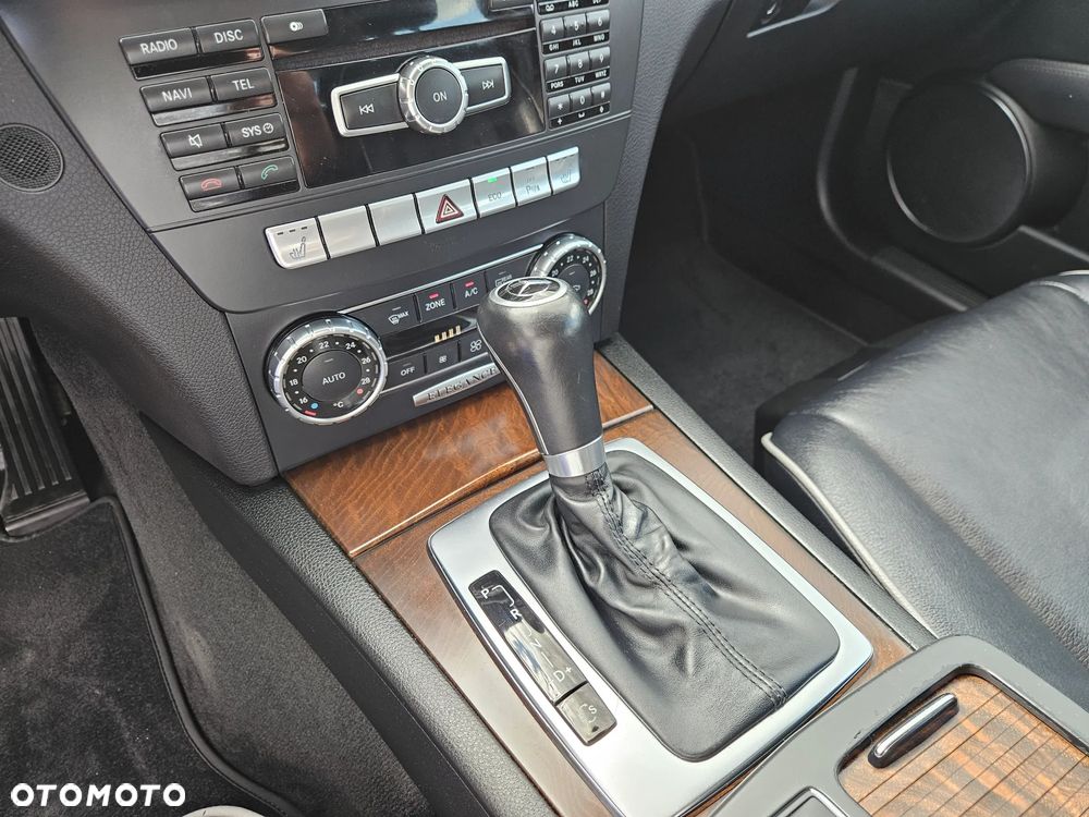 Mercedes-Benz Klasa C 200 (BlueEFFICIENCY) 7G-TRONIC Elegance - 33
