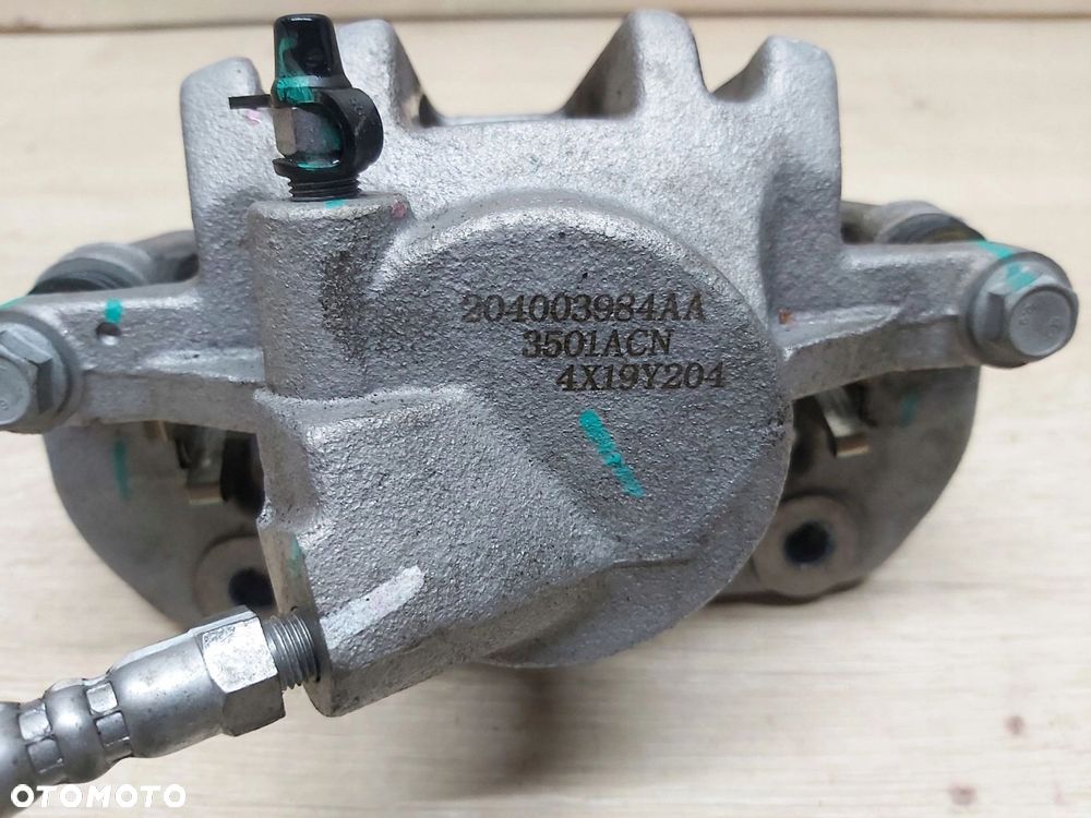 OMODA 5 E5 C5 zacisk lewy przód jarzmo 204003984AA - 5