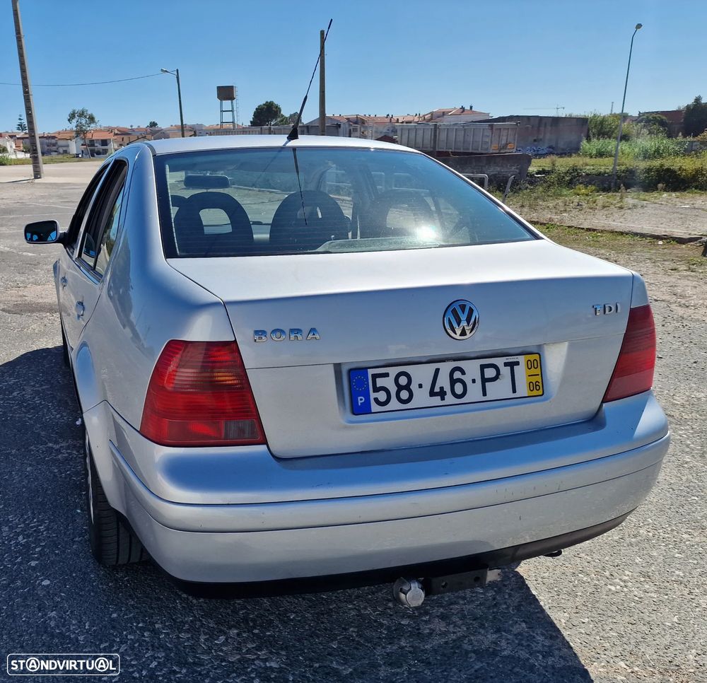 VW Bora 1.9 TDi Highline - 5