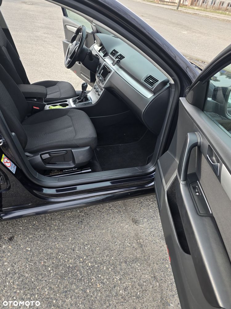 Volkswagen Passat 2.0 TDI Trendline - 6