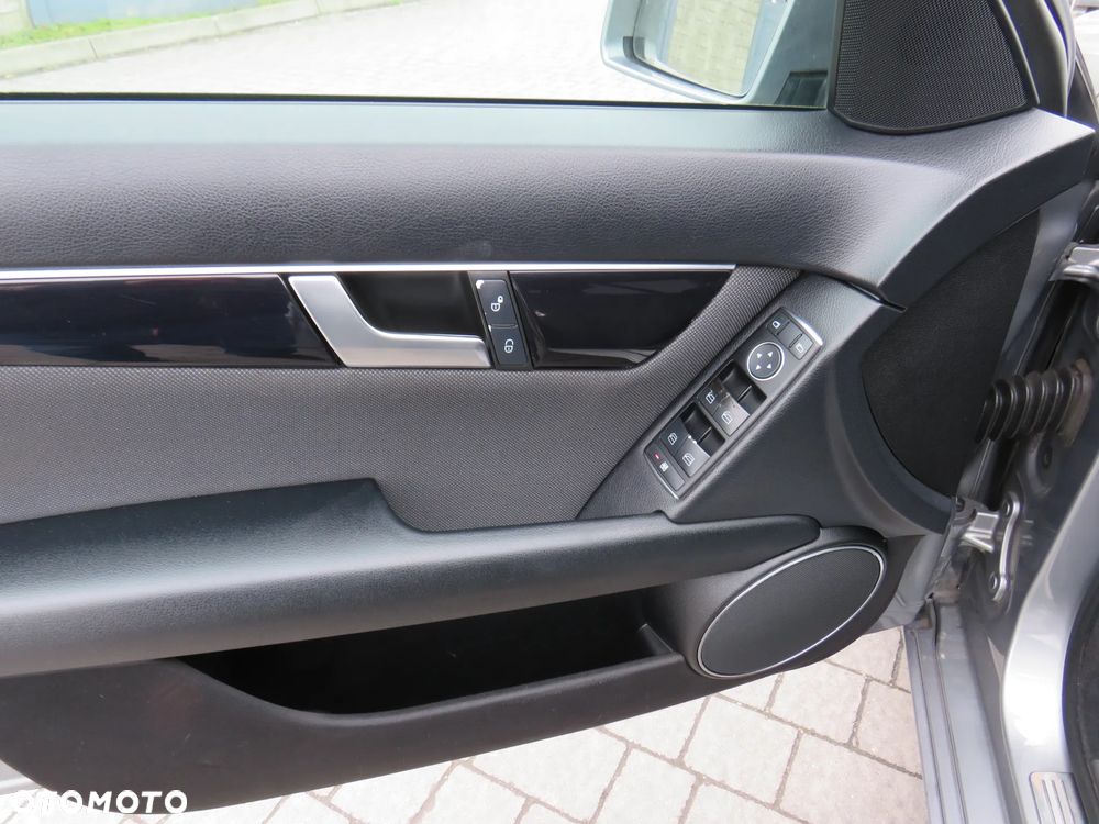 Mercedes-Benz Klasa C 200 CDI DPF BlueEFFICIENCY - 27