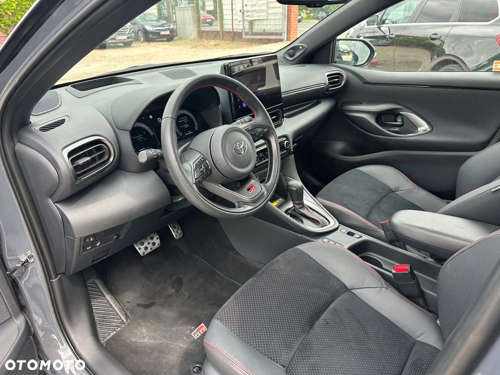 Toyota Yaris Hybrid 1.5 GR Sport - 14
