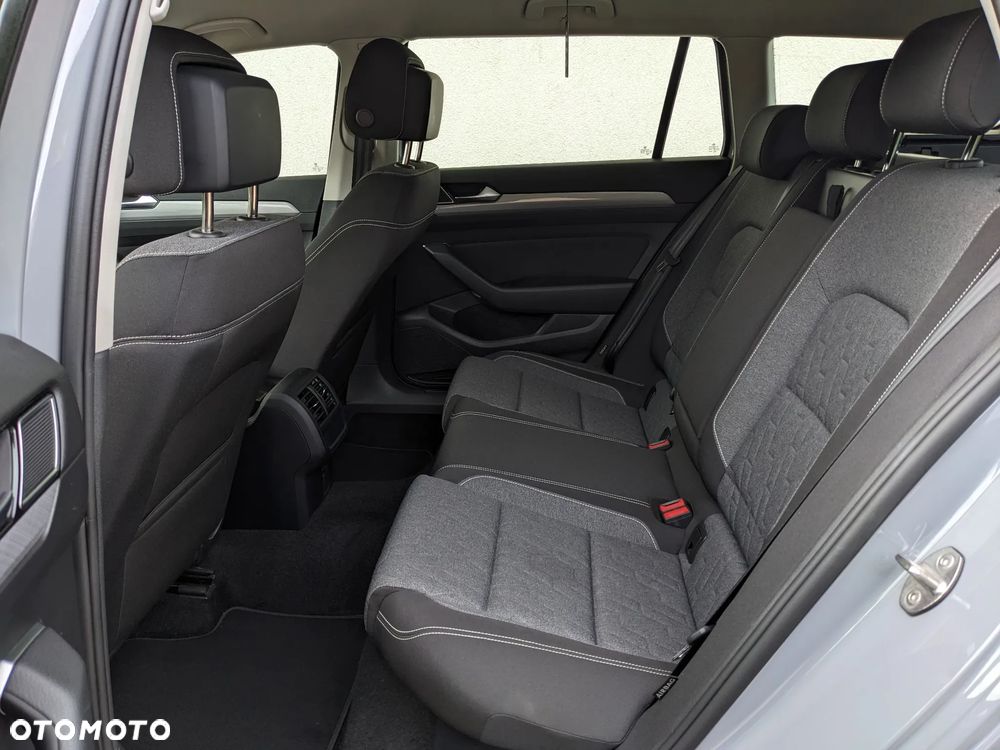 Volkswagen Passat 2.0 TDI SCR Style DSG - 22
