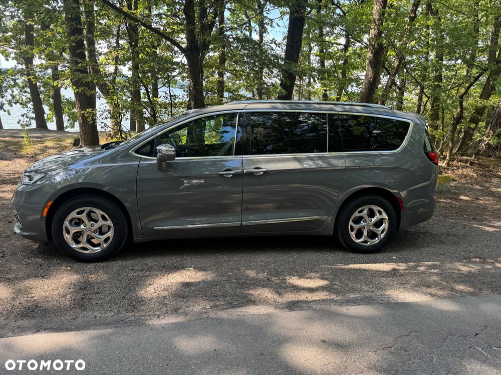 Chrysler Pacifica - 5
