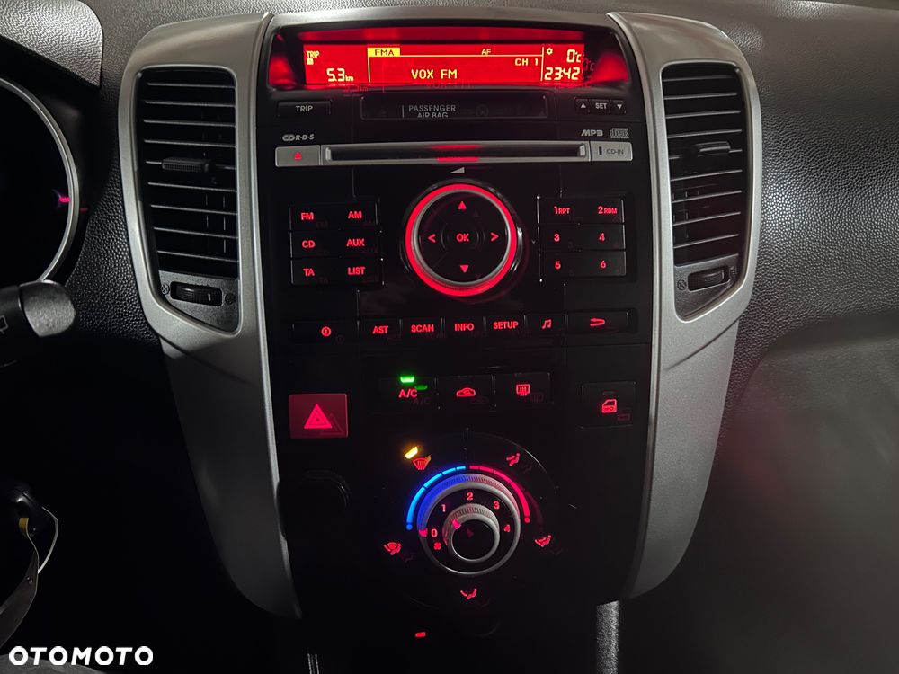 Kia Venga 1.4 CVVT Edition 7 - 8