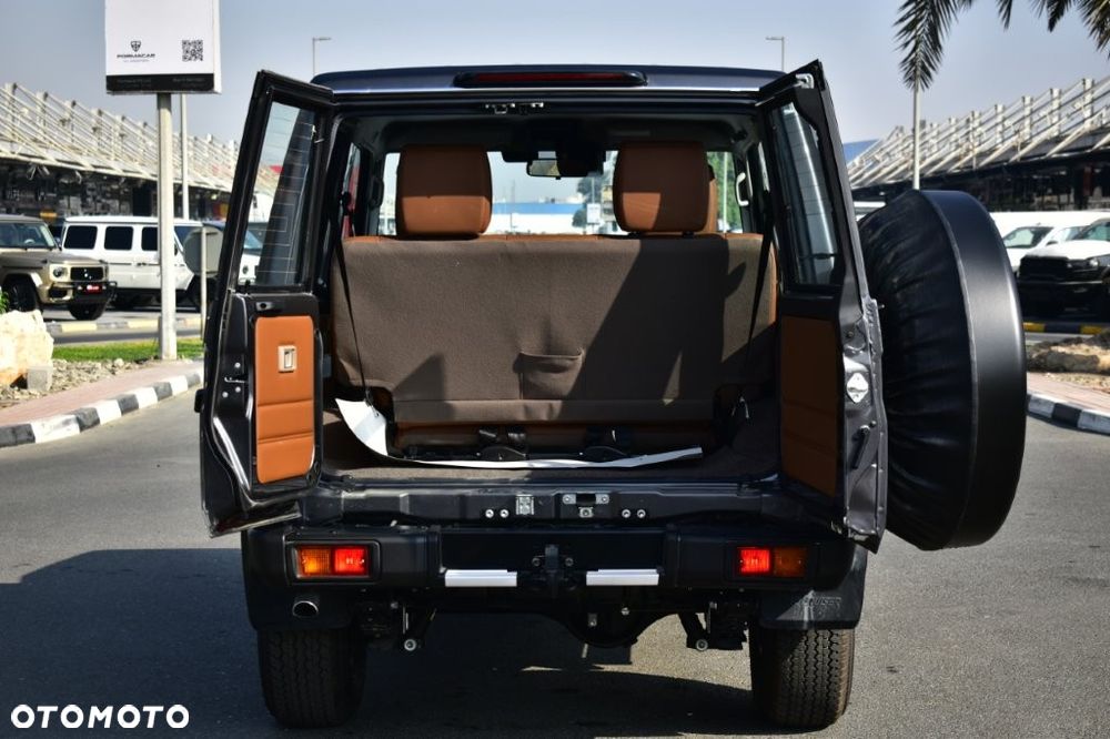 Toyota Land Cruiser - 40