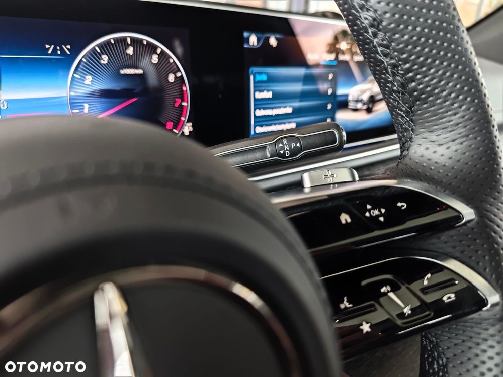 Mercedes-Benz GLS - 33