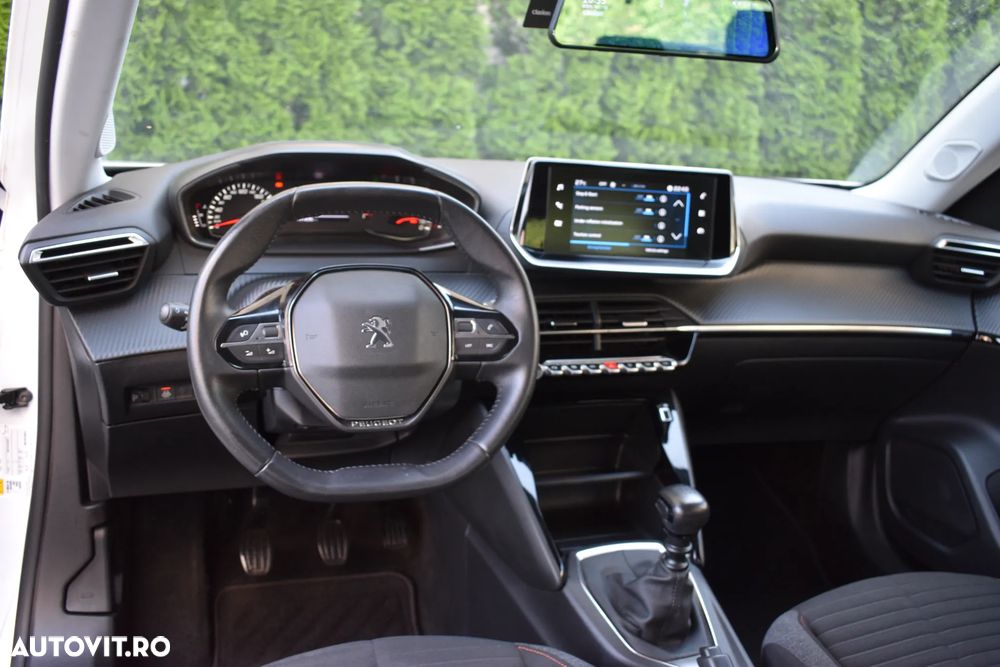 Peugeot 2008 - 12