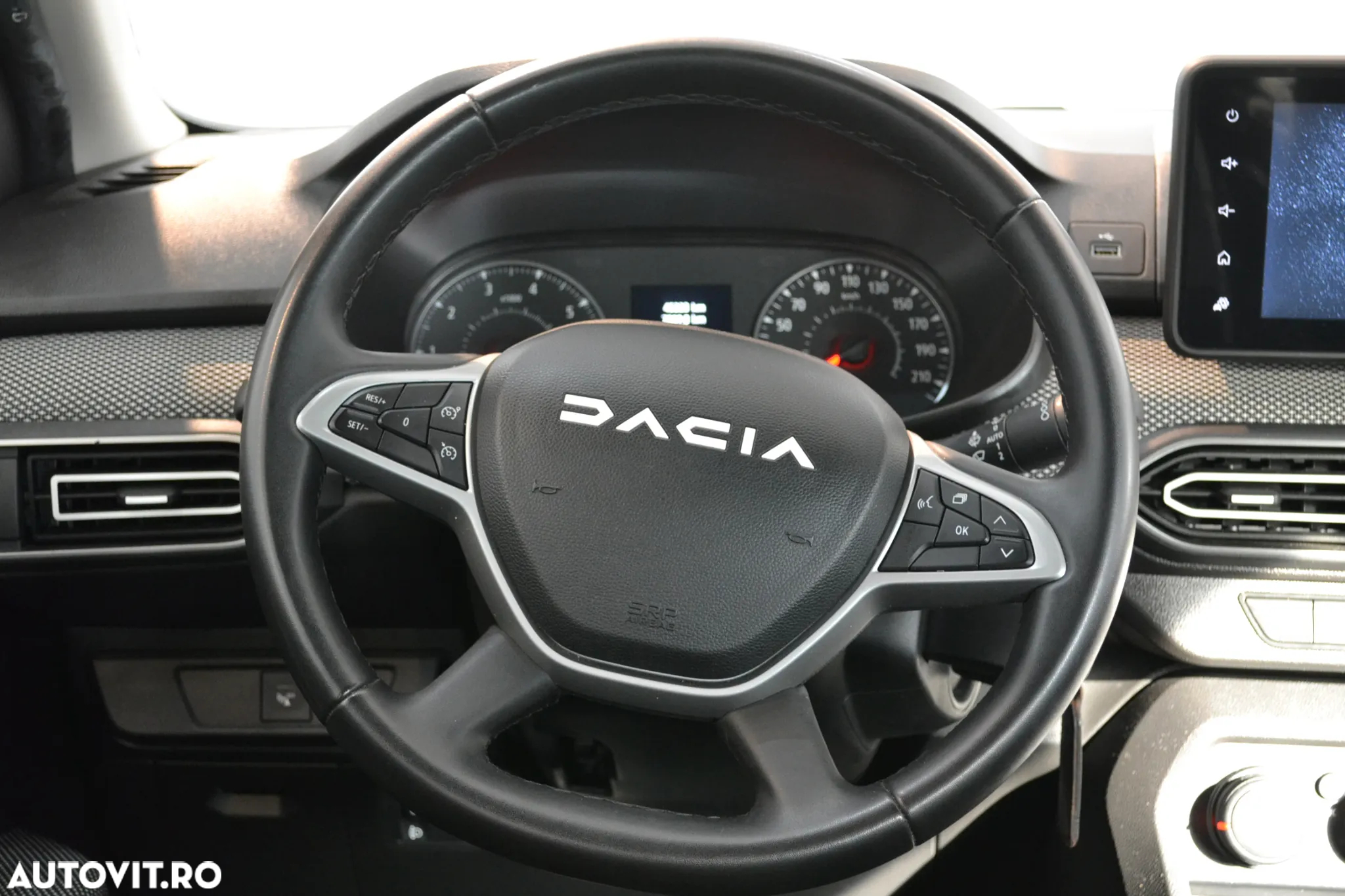 Dacia Logan TCe 90 MT6 Expression - 8