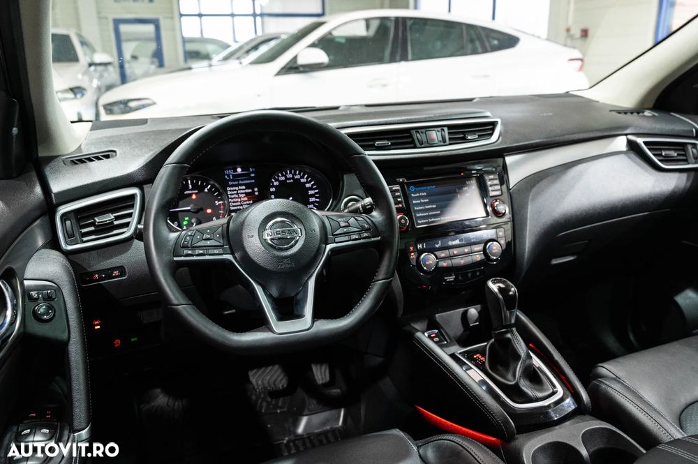 Nissan Qashqai 1.6 DCI Xtronic TEKNA - 28