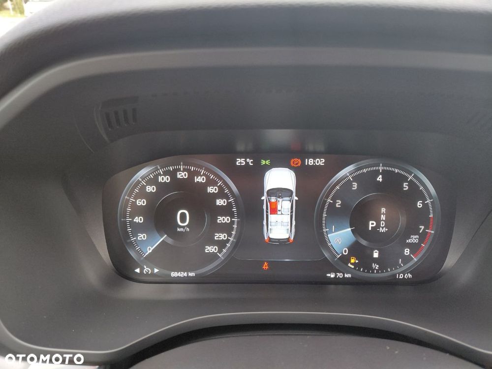 Volvo XC 60 B4 B Momentum - 9